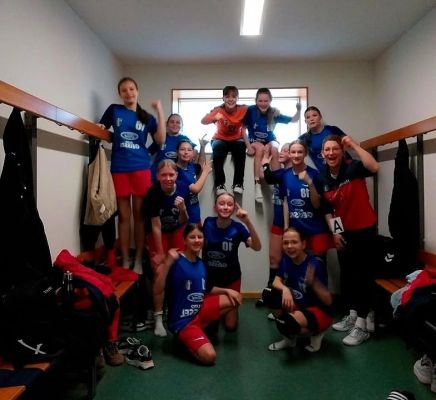 💙❤️ AUSWÄRTSSIEG! 🥳 Unsere WJD gewinnt 25:24 gegen den SV Grün-Weiß Wittenberg-Piesteritz Abt. Handball 💪🏻💙❤️