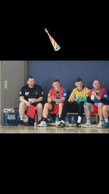 💙❤️ Hier kommen die Bilder zum Spiel unserer Männer I gegen den USV Halle Handball III 
Unser Joel hatte am Samstag Geburtstag 🎉
Deshalb widmen wir ihm das erste Foto dieses Beitrags 📸

Fotos von Marie 💙❤️