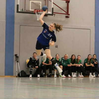 💙❤️ Unsere Frauen verlieren das Auswärtsspiel (34:27) gegen den SG Kühnau 
Fotos von Marie 💙❤️