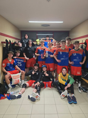 💙❤️ AUSWÄRTSSIEG! Unsere MJB gewinnt 38:30 gegen den Jessener SV 53 e.V. 
Damit setzten Sie sich ungeschlagen an die Tabellenspitze! 
Stark Jungs, ab in die Winterpause 😎💙❤️