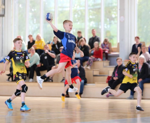 💙❤️ Hier kommen die Bilder zum Spiel unserer gemischten E-Jugend gegen den Jessener SV 53 e.V.II Fotos von Marie 💙❤️