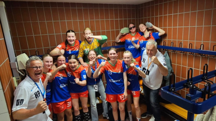 💙❤️ Der nächste Sieg erreicht uns! 🤩
Unsere WJB gewinnt im Auswärtsspiel 15:43 gegen den TuS Dieskau-Zwintschöna e.V. 💙❤️