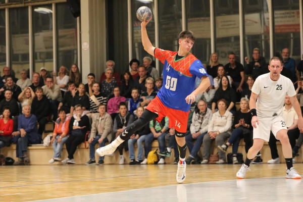 💙❤️Jetzt gibt’s die Bilder zum Heimsieg unserer Männer I gegen den HBC Wittenberg 😎
Ein spannendes Spiel mit viel Einsatz es wurde um jeden Ball gekämpft!  
Fotos von Marie 💙❤️