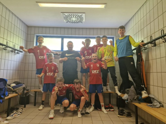 💙❤️ AUSWÄRTSSIEG! 🥳 Unsere MJD gewinnt 25:38 gegen den SG Kühnau II 
Das Team holt sich Platz 🥈👏🏻💙❤️