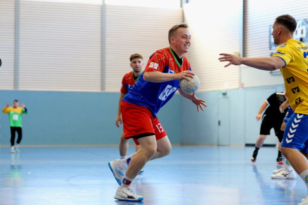 💙❤️ Das letztes Spiel der Saison 24/25 Männer I gegen den BSV "Fichte" Erdeborn e.V. - Handball seit 1926 
EIN RIESEN DANKESCHÖN AN ALLE FANS!! 👏🏻
Fotos von Marie 💙❤️