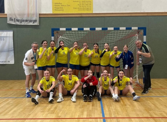💙❤️ AUSWÄRTSSIEG! 🥳 Unsere WJB gewinnt 10:29 gegen den HC Burgenland e.V. 
Klasse Mädels 👏🏻💙❤️